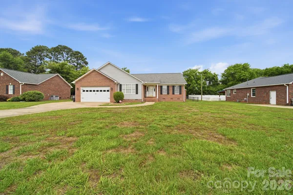 348 PALMER CIR