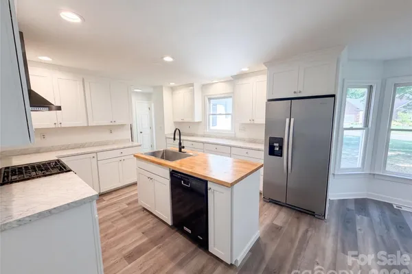 103 HAMPSHIRE CT