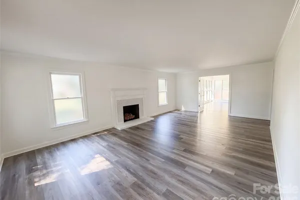 103 HAMPSHIRE CT