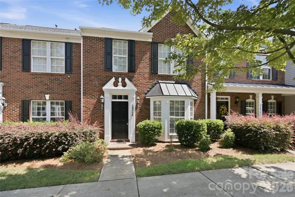 20528 HARBOR VIEW DR