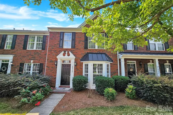 20528 HARBOR VIEW DR