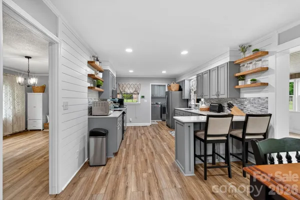 1172 RAINBOW CIR