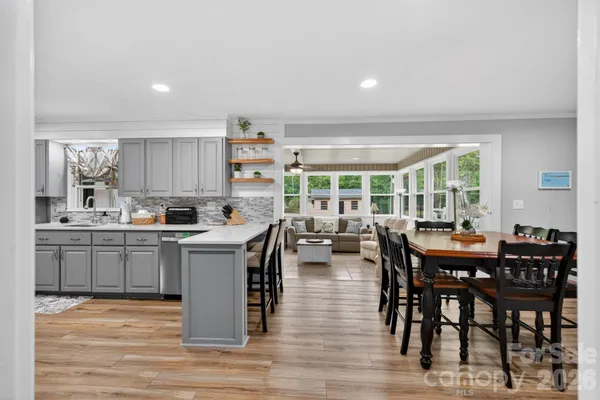1172 RAINBOW CIR