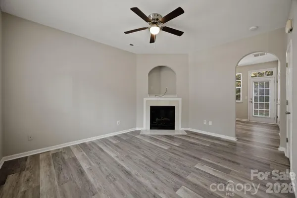 6123 DANE DR