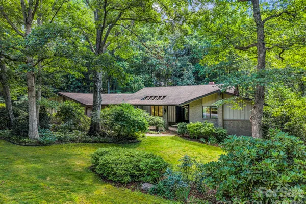 115 WOODHAVEN DR