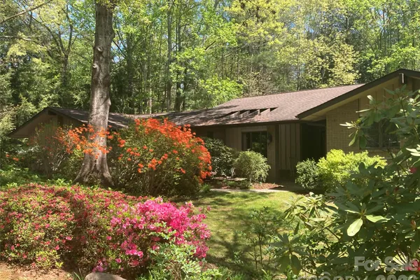 115 WOODHAVEN DR