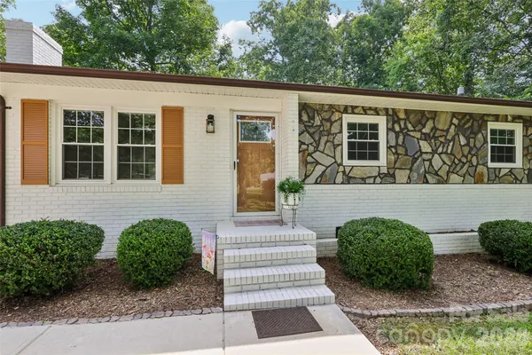 207 S GOLD BRANCH RD