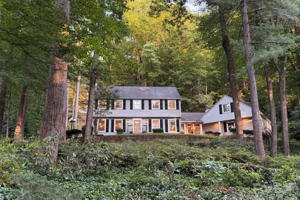 212 ESTATE DR