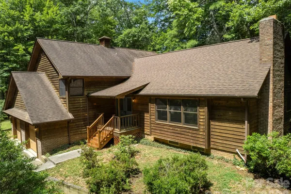 11 TREE TOP DR