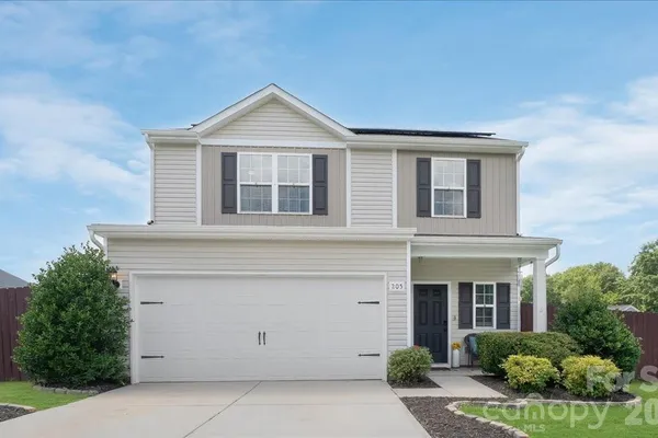 205 CHURCHILL DR