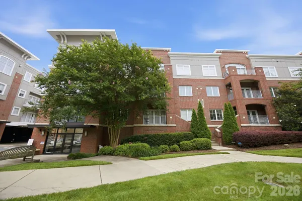 1903 KENILWORTH AVE 203A