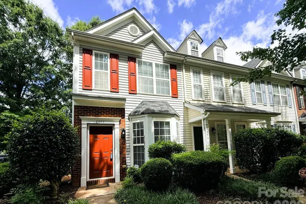 8842 GERREN CT