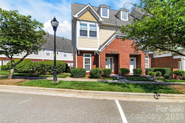 278 DAVIDSON GATEWAY DR