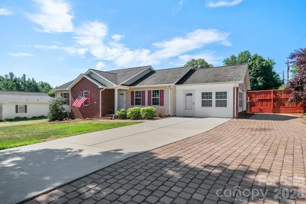 114 GLENWOOD VALLEY DR