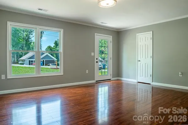 138 OAK HILL DR