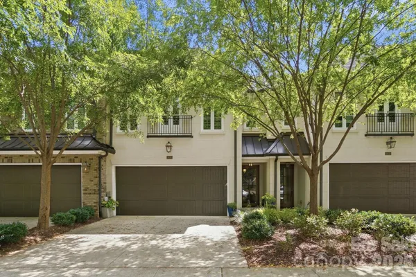 2430 VAIL AVE