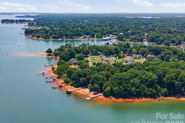 118 BROADBILL DR