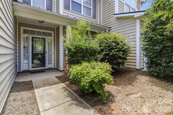 742 WINDING WAY