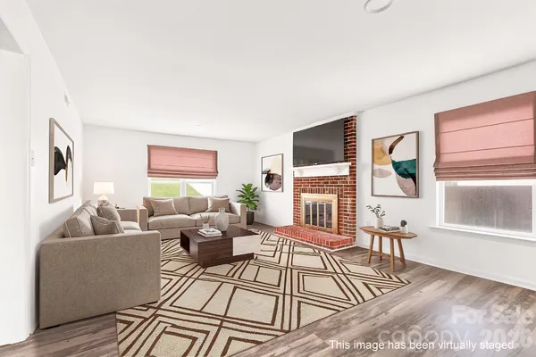 616 SILVERSMITH LN