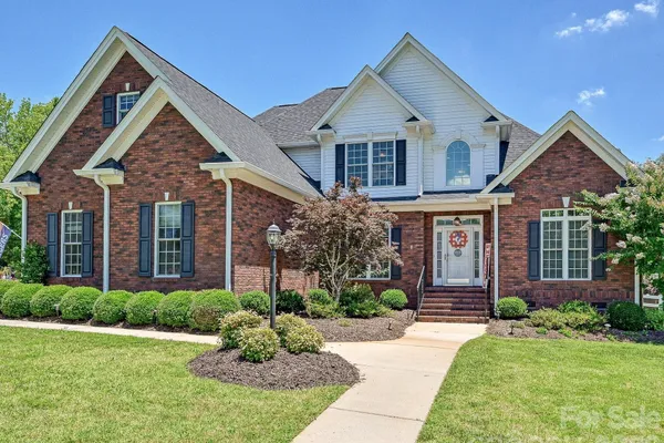 305 SPURS CT