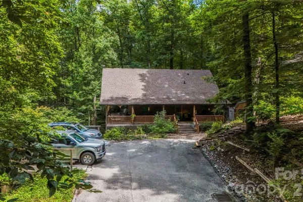 700 HOWARD DR