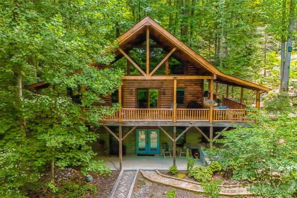 700 HOWARD DR