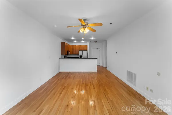 125 S LEXINGTON AVE 303