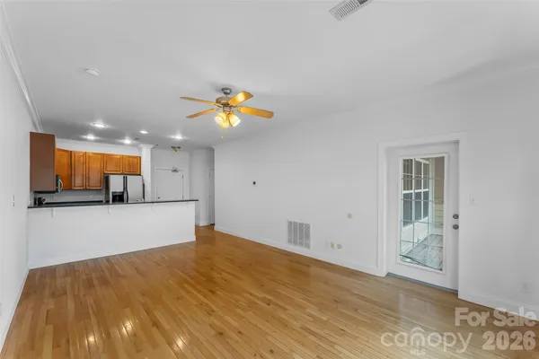 125 S LEXINGTON AVE 303