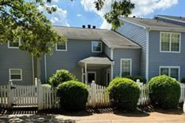 6049 TREETOP CT