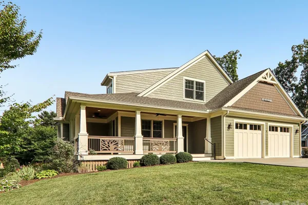 17 HAMILTON WOODS LN