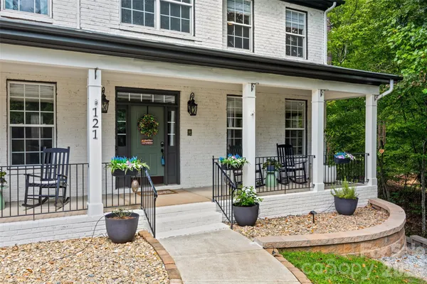 121 ISLE RUN DR