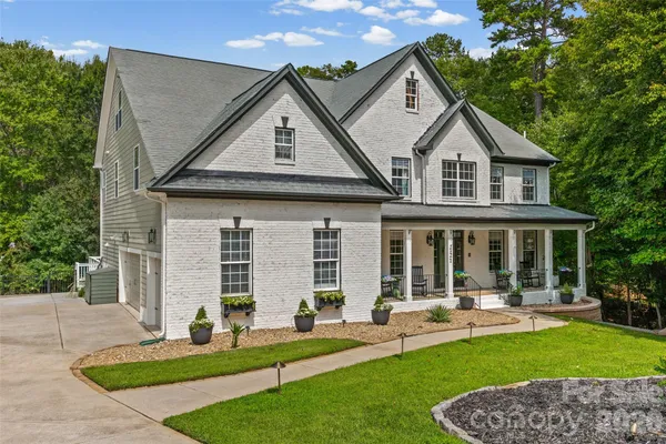 121 ISLE RUN DR