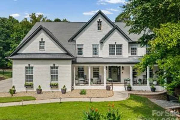 121 ISLE RUN DR