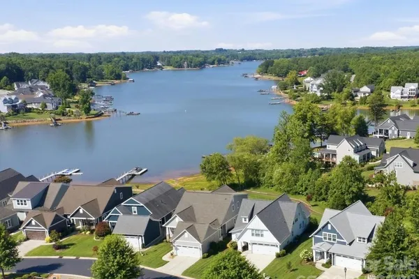 104 SISTERS COVE CT