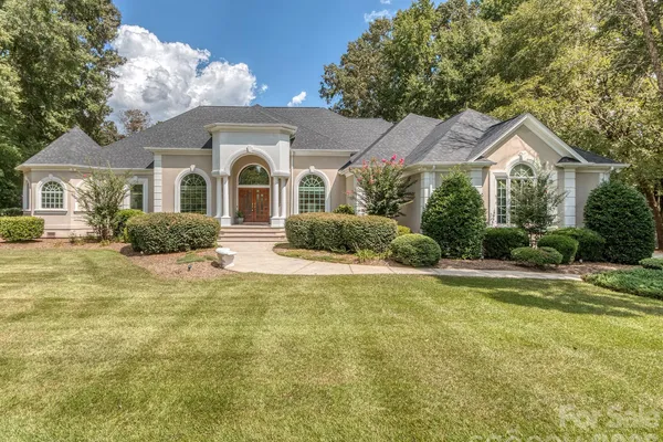 1733 WHITE POND LN