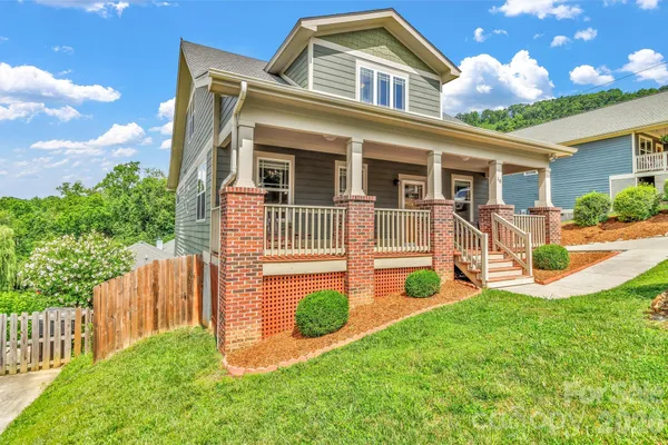 18 BYRDCLIFFE LN