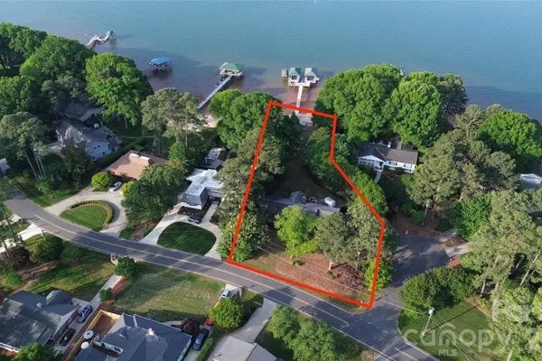 704 ISLE OF PINES RD
