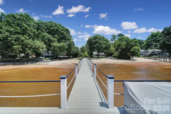 704 ISLE OF PINES RD