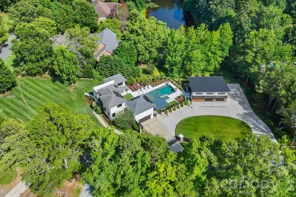 1064 GREYLYN DR