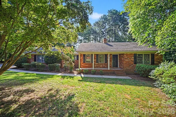 304 JULIA DR