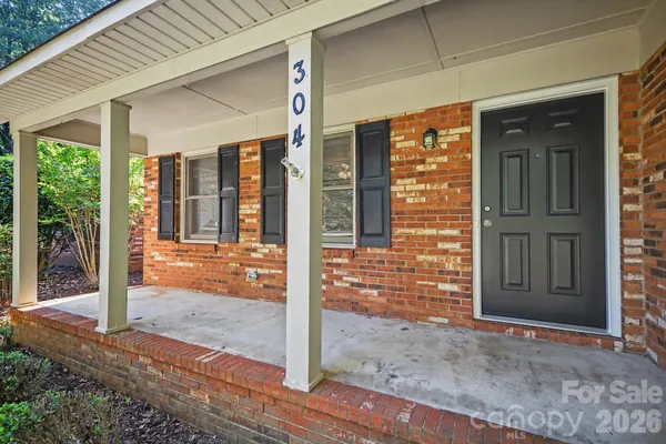 304 JULIA DR