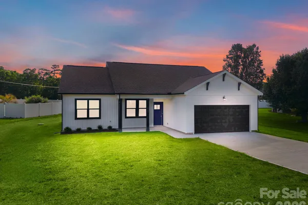 1962 REDWOOD DR