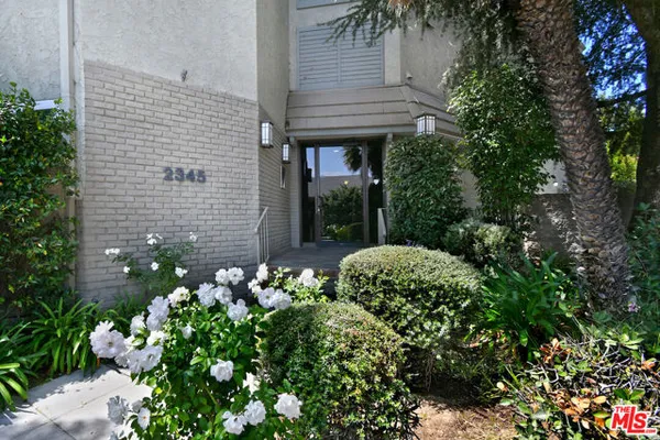 2345 ROSCOMARE RD 205