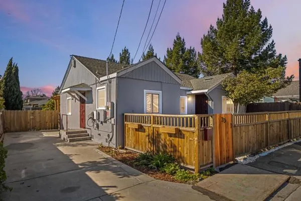 33 STEWART AVE