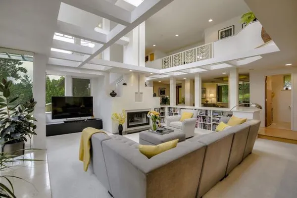 1925 CATERINA WAY