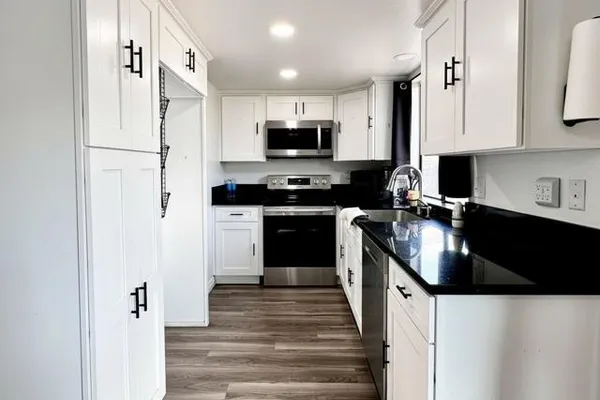 129 E VENTURA ST A