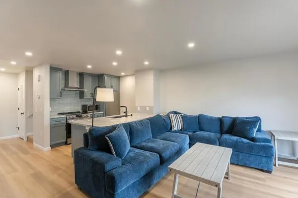 504 OCEAN AVE 2