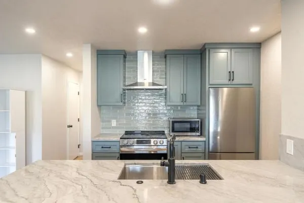 504 OCEAN AVE 2