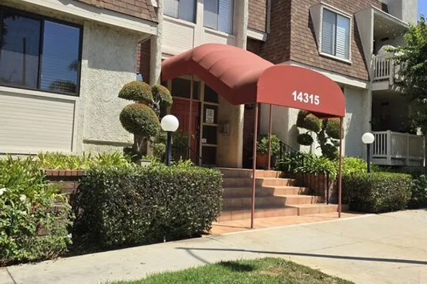 14315 RIVERSIDE DR 105