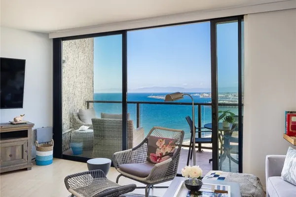 531 ESPLANADE 313